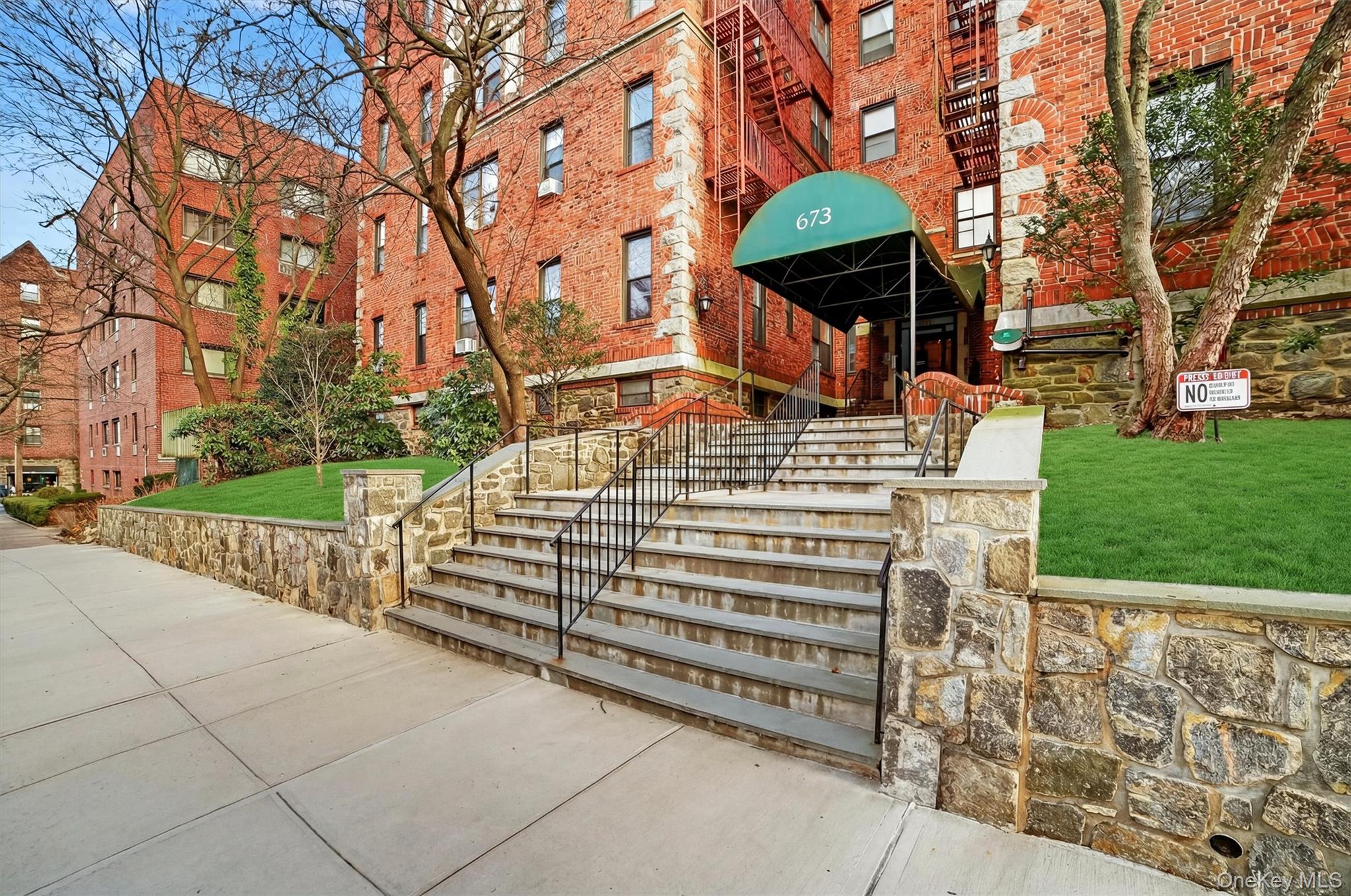 673 Locust Street 1F