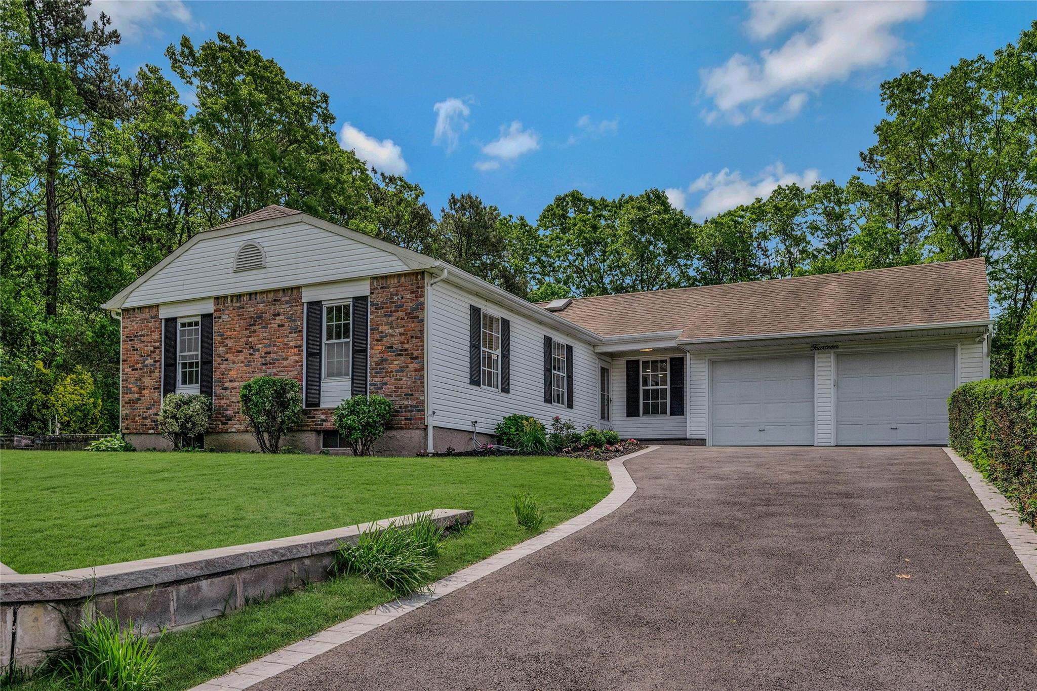 14 Home Drive, Medford, New York image 1