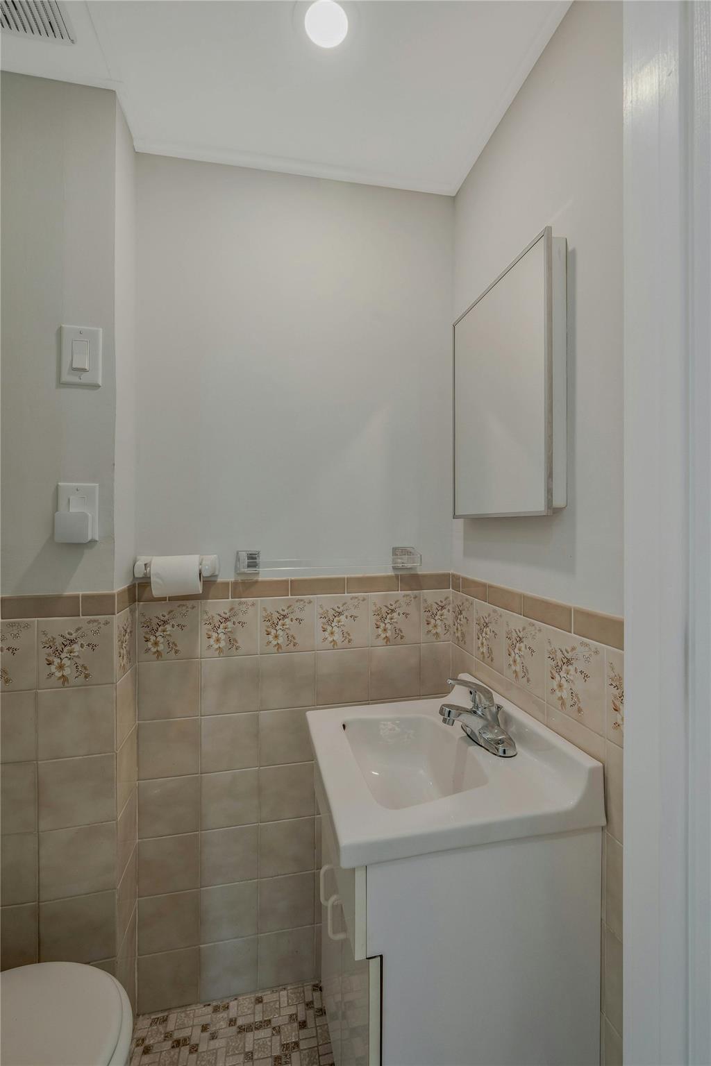 14 Home Drive, Medford, New York image 24