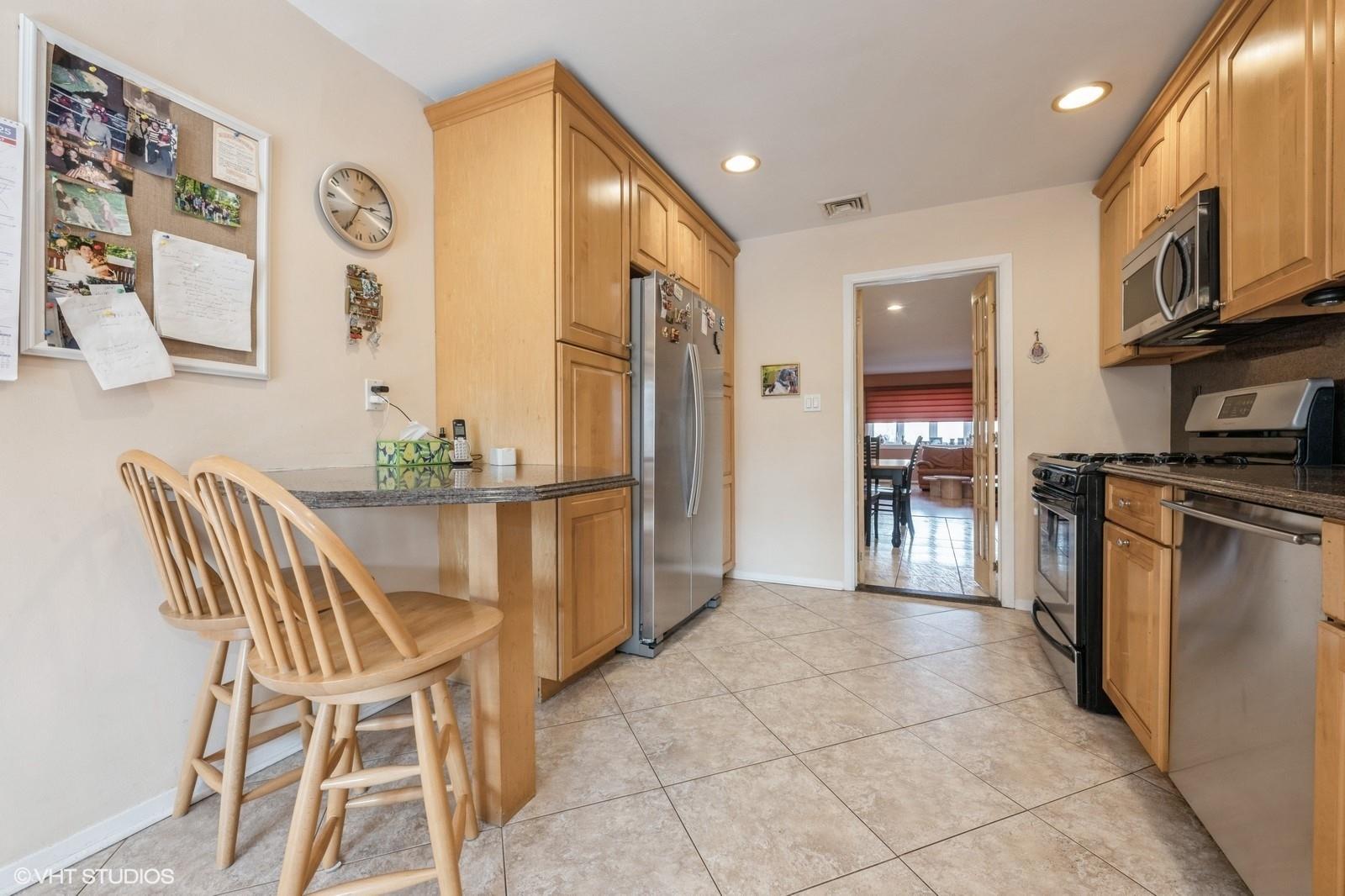 1352 Milanna Lane, Wantagh, New York image 13