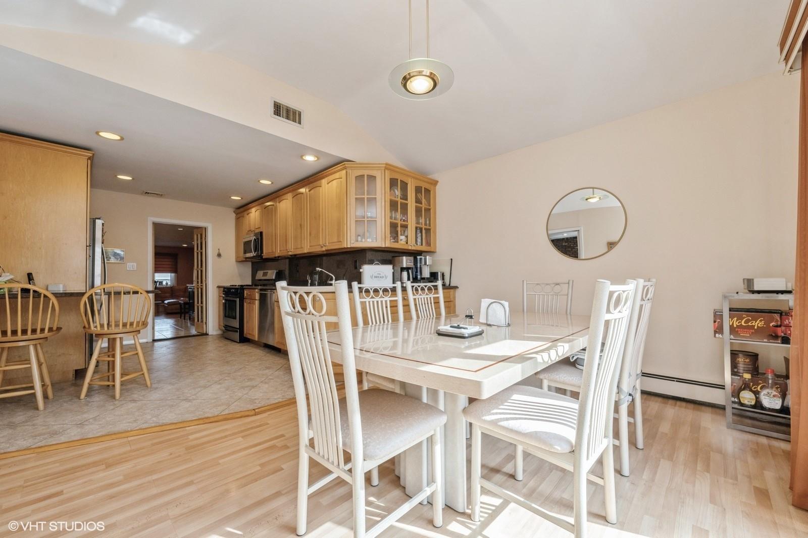 1352 Milanna Lane, Wantagh, New York image 12