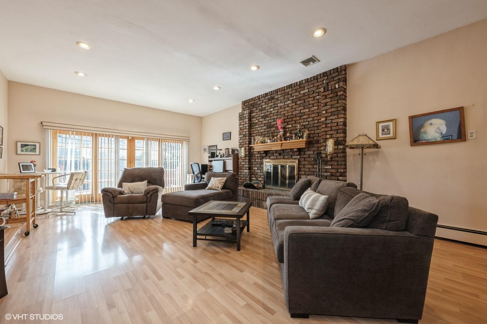 1352 Milanna Lane, Wantagh, New York image 10