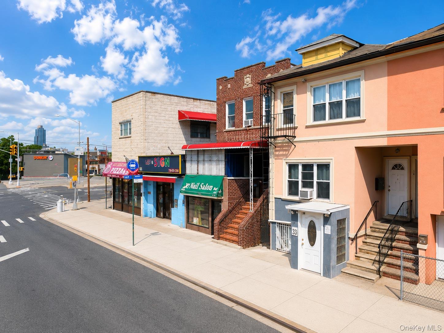 33 Avenue U