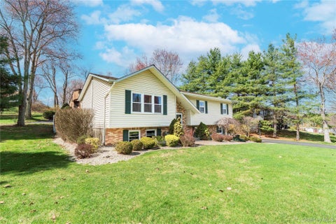 Homes For Sale - 4 Tanglewood Lane<br/> Poughkeepsie, NY 12603