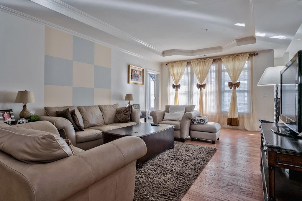 404 Pacing Way #6102, Westbury, New York image 4