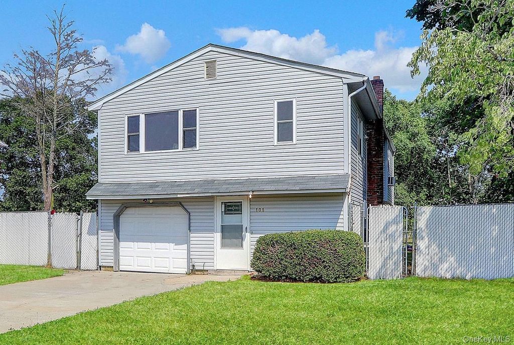Photo of 101 Miller Avenue, Central Islip, NY 11722 (MLS # 923047)