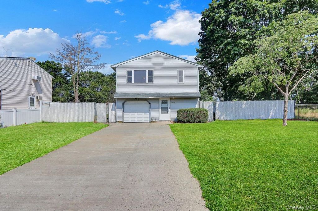 Photo of 101 Miller Avenue, Central Islip, NY 11722 (MLS # 923047)