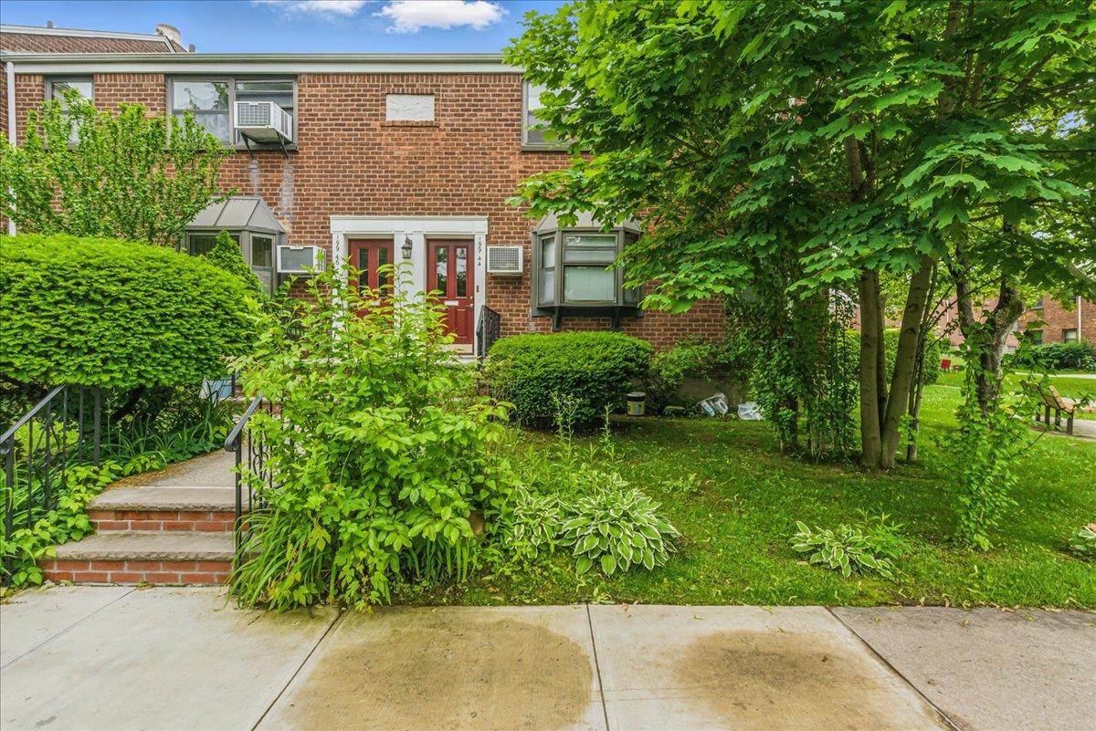 19th Avenue 1-34, Whitestone, Queens, NY - 1 Bedrooms  
1 Bathrooms  
3 Rooms - 