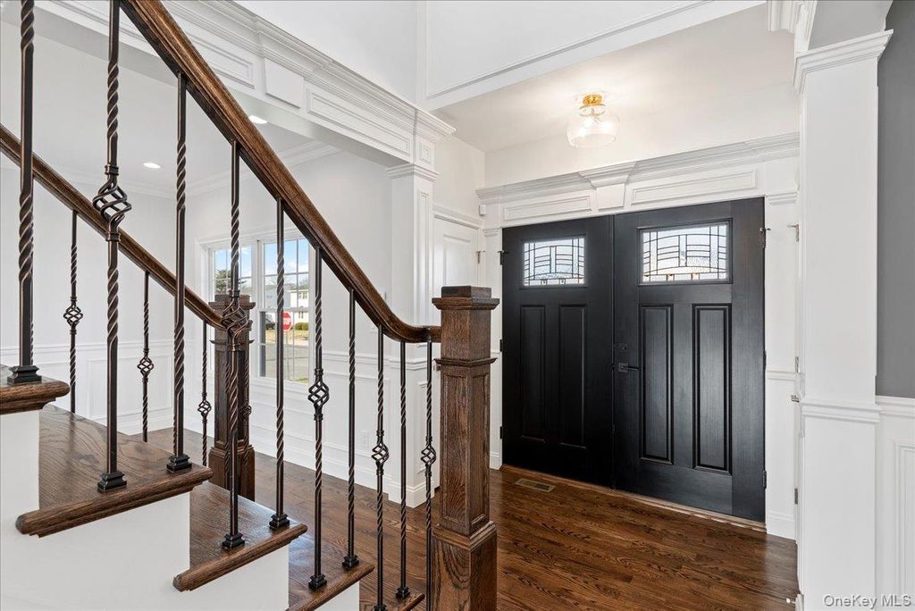 Photo of 214 N Cedar Street, Massapequa, NY 11758 (MLS # 922395)