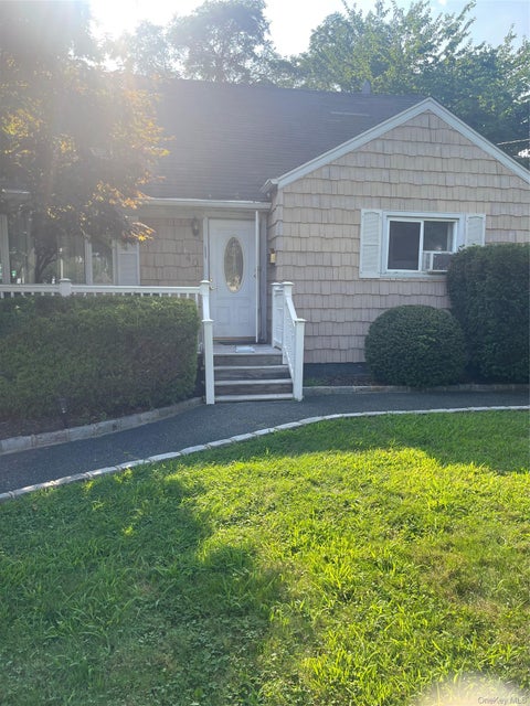 Multifamily For Rent - 140 Nassau Avenue #2<br/> Suffolk County, Islip, NY 11751