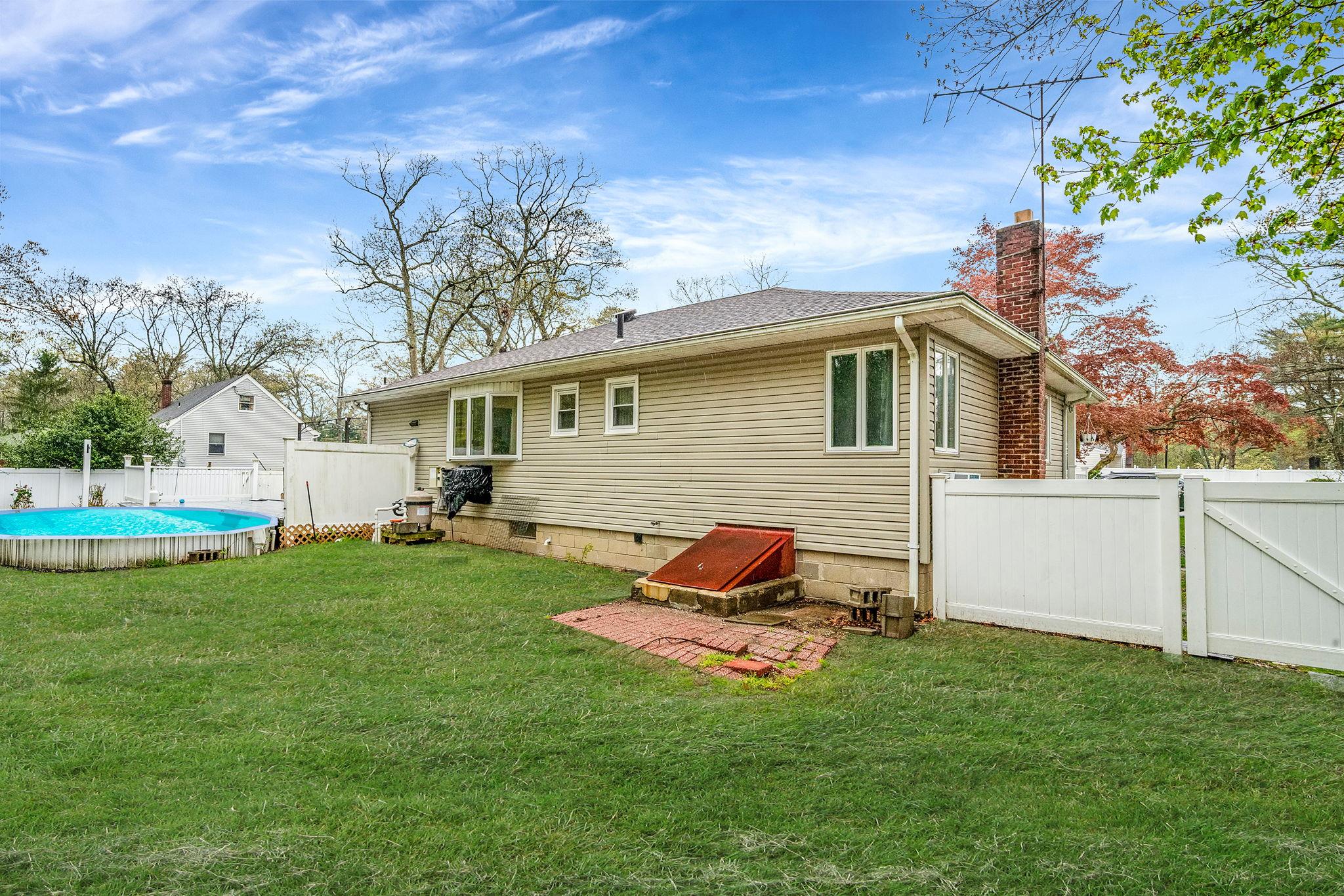 8 Landsberger Street, Yaphank, New York image 19