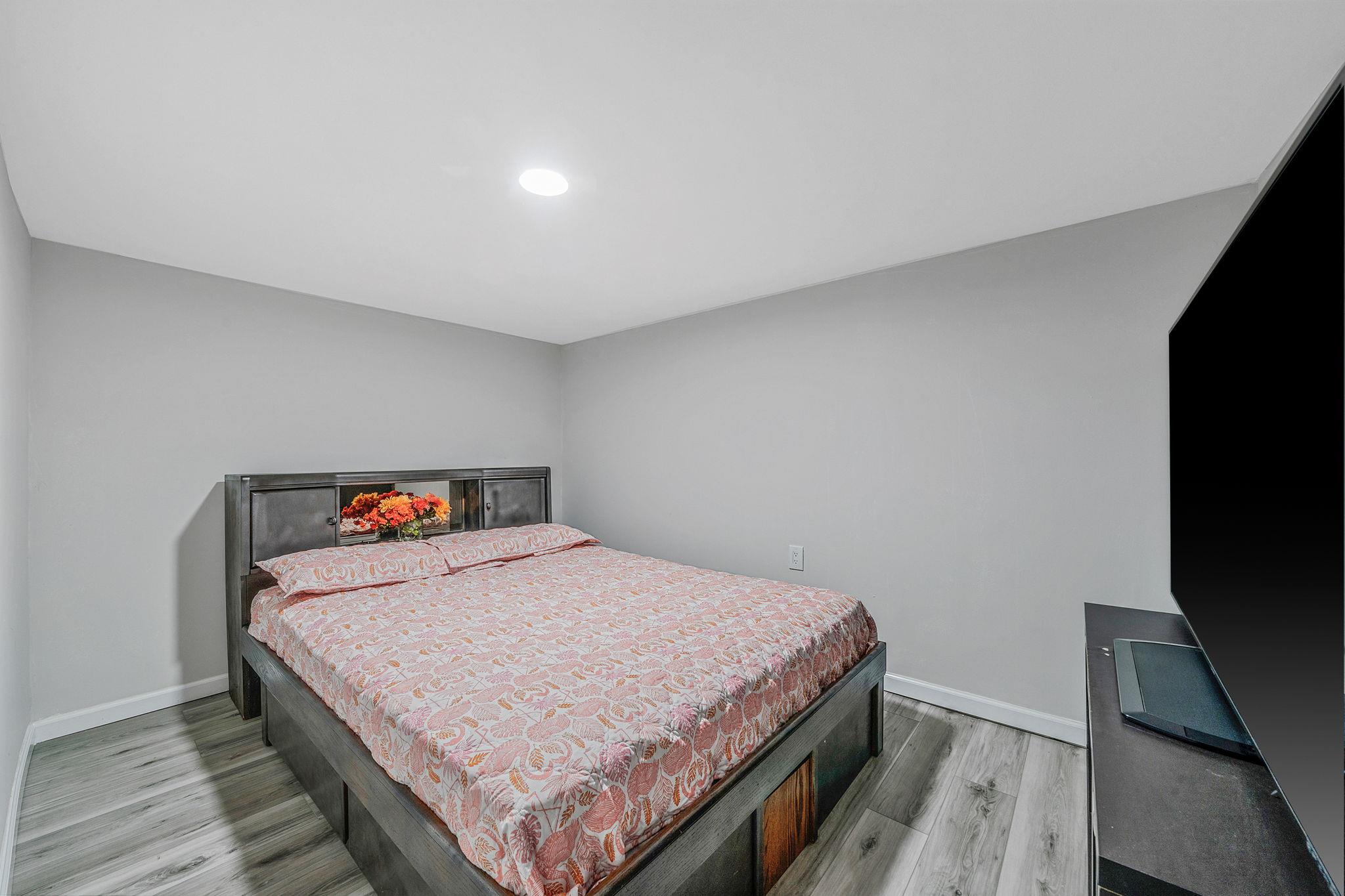 8 Landsberger Street, Yaphank, New York image 16