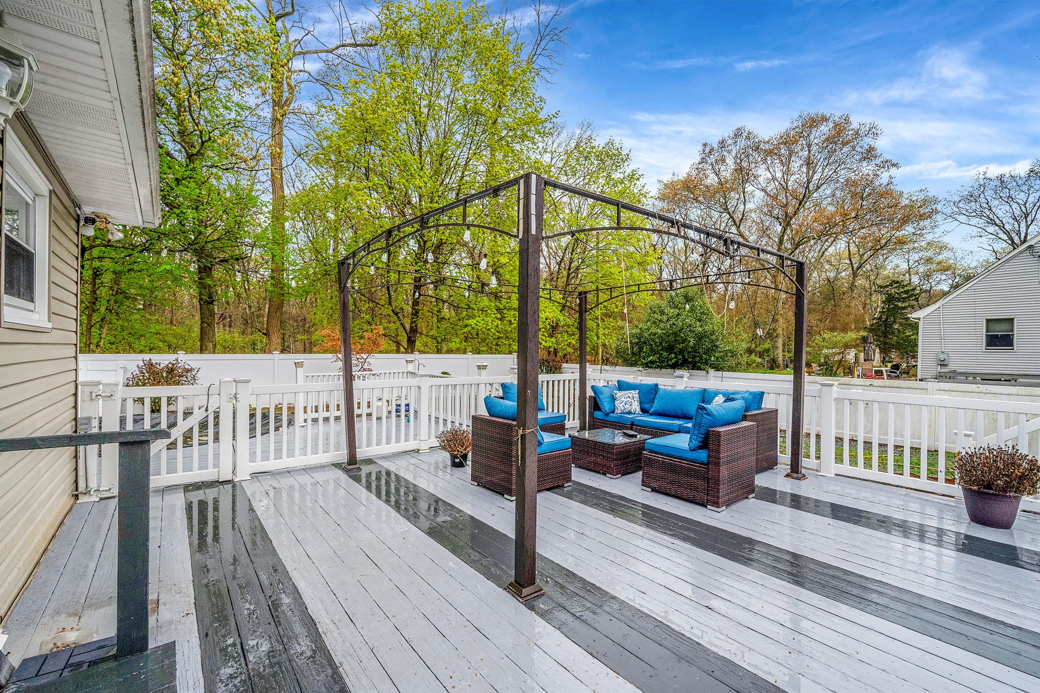 8 Landsberger Street, Yaphank, New York image 17