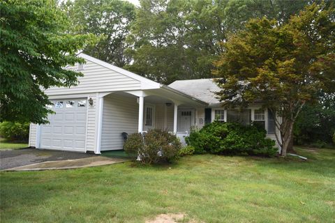 Photo of 193 Berkshire Drive, Ridge, NY 11961 (MLS # 891997)