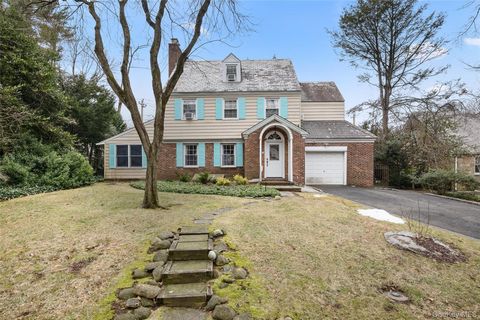 53 Somerset Drive S Great Neck NY 11020