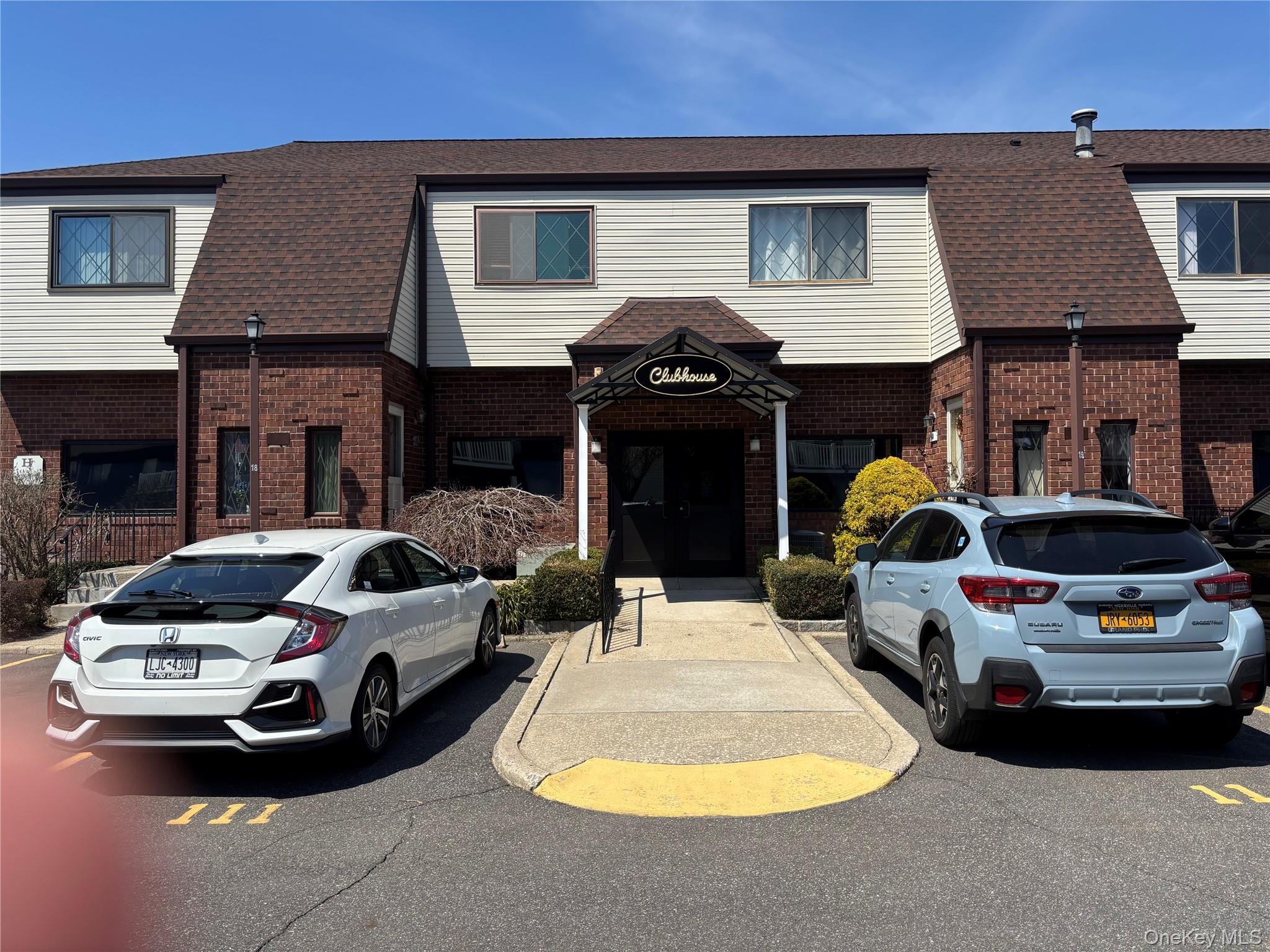 156 W Cambridge Drive E 156