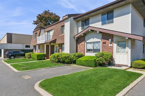 Condo For Sale - 156 W Cambridge Drive #156<br/> Copiague, NY 11726