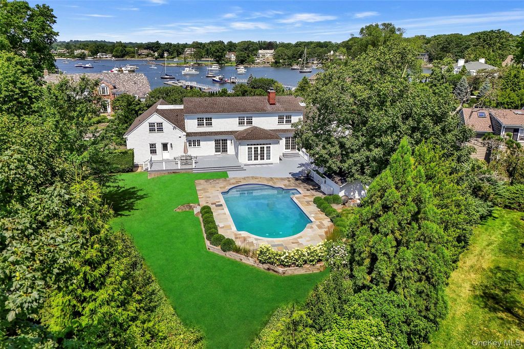 Photo of 1314 Flagler Drive, Mamaroneck, NY 10543 (MLS # 895880)