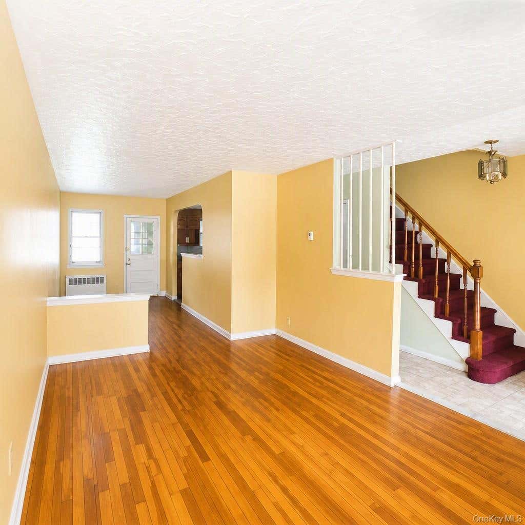 Photo of 3029 Matthews Avenue, Bronx, NY 10467 (MLS # 1040592)