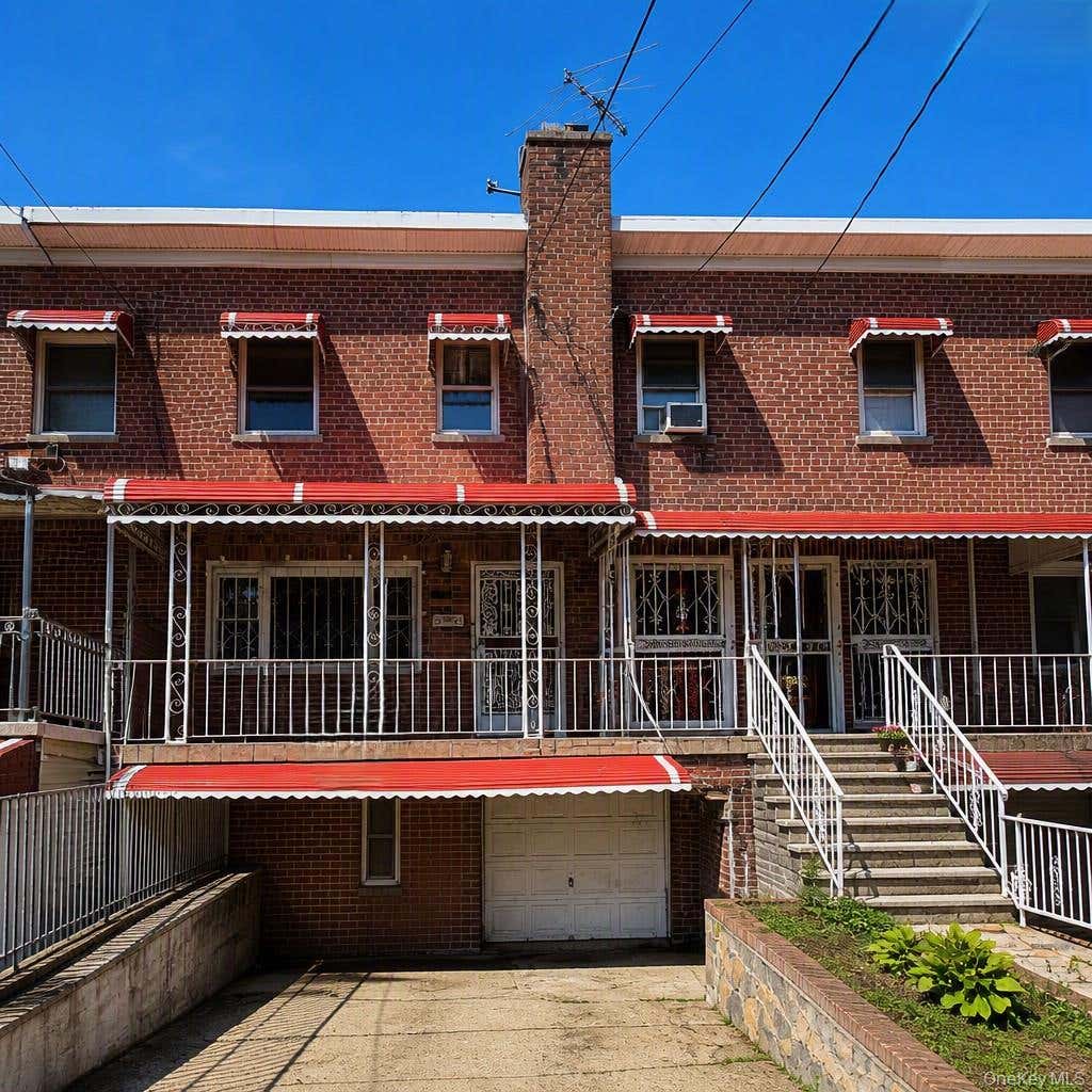 Photo of 3029 Matthews Avenue, Bronx, NY 10467 (MLS # 1040592)