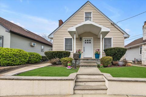 3080 Roxbury Road Oceanside NY 11572