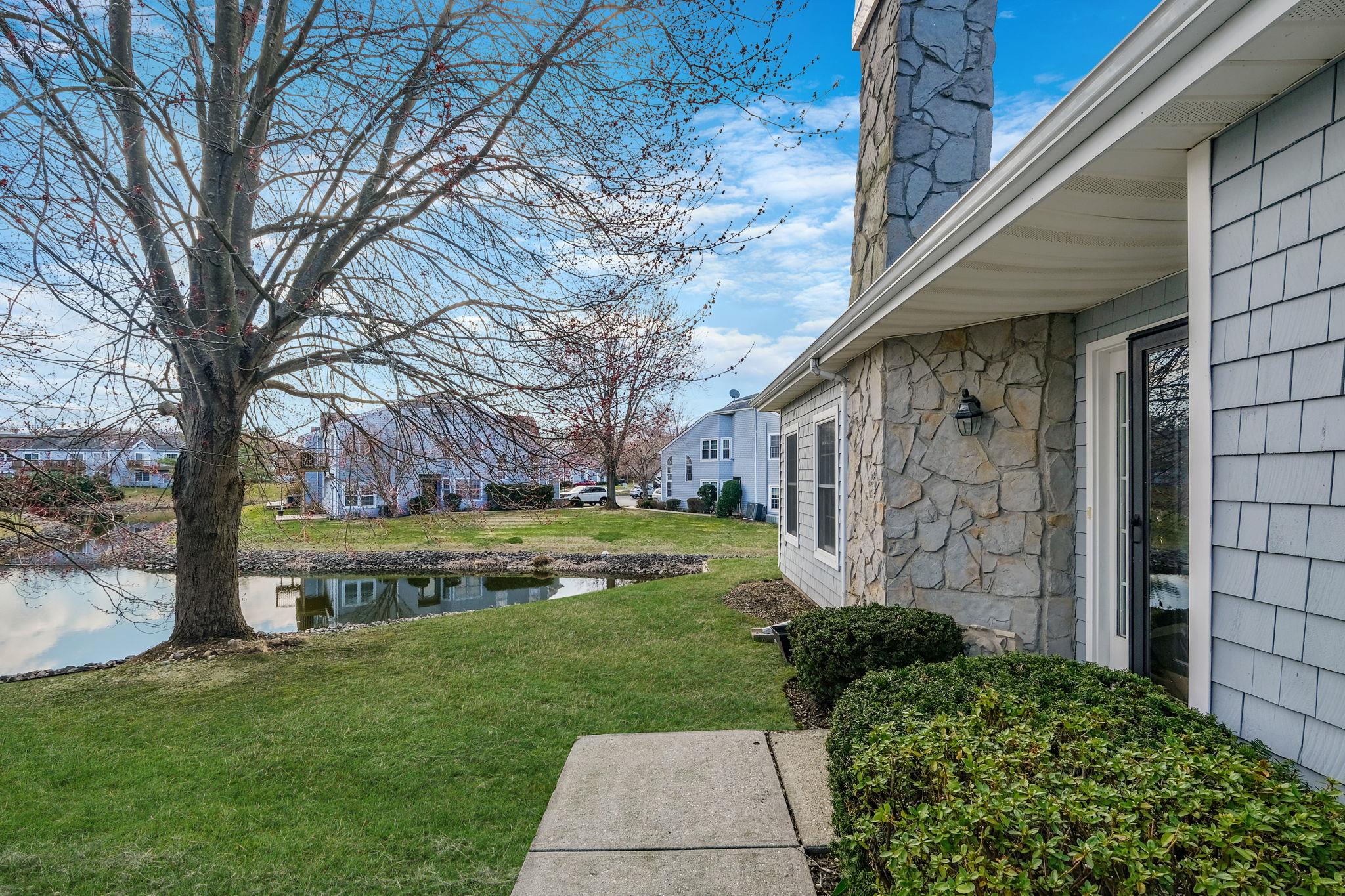 158 Lakebridge Drive, Kings Park, New York image 3