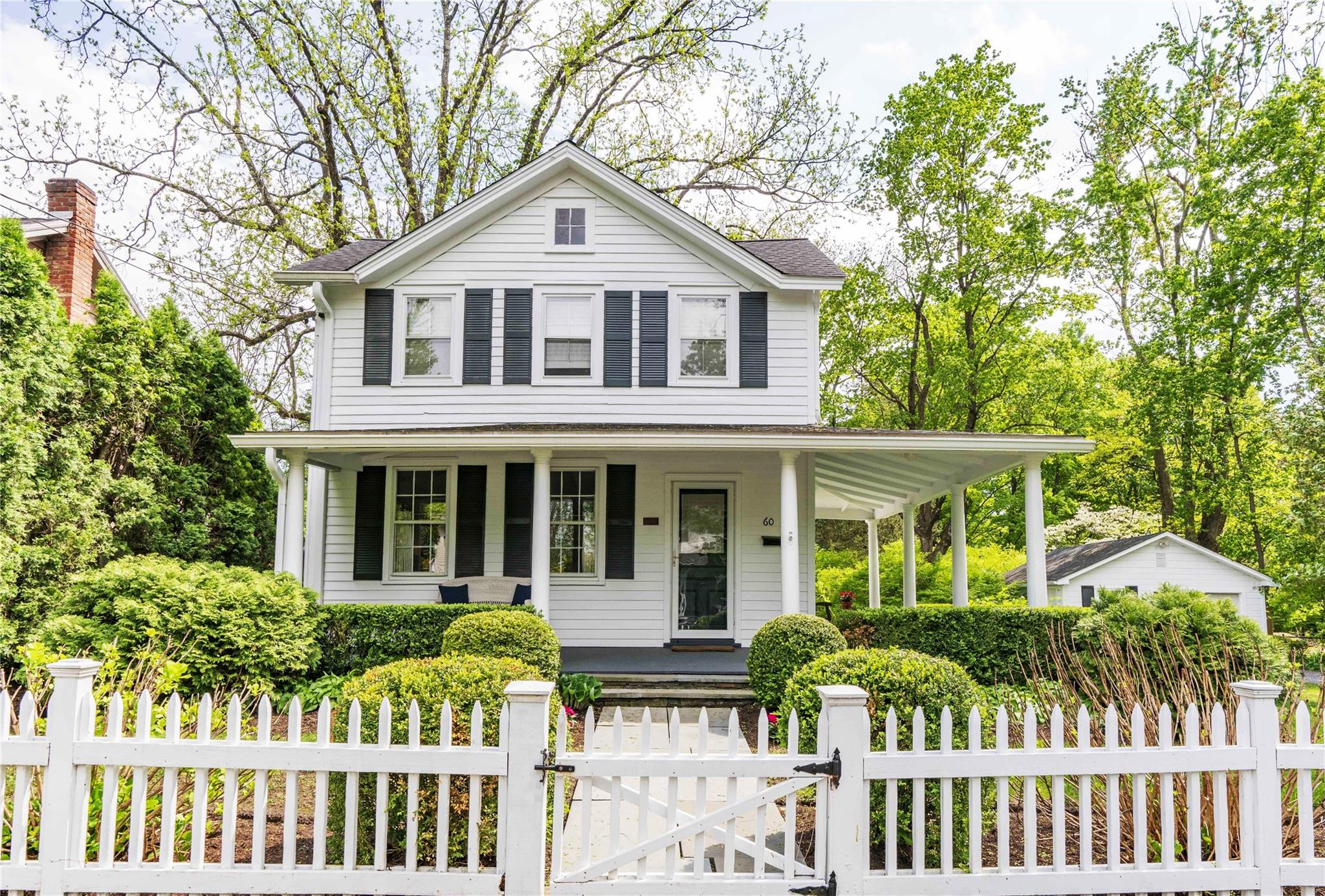 Chestnut Street, Rhinebeck, New York - 3 Bedrooms  
3 Bathrooms  
7 Rooms - 