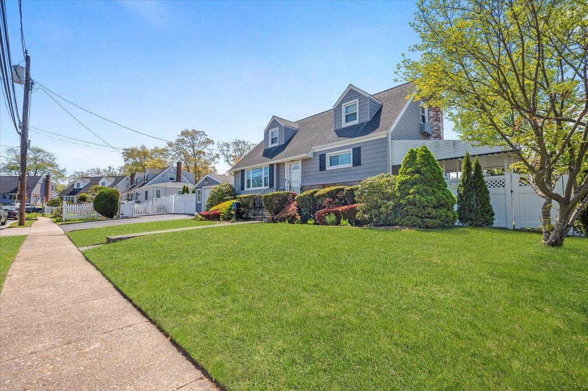 3159 Ellen Terry Drive, Oceanside, New York image 29