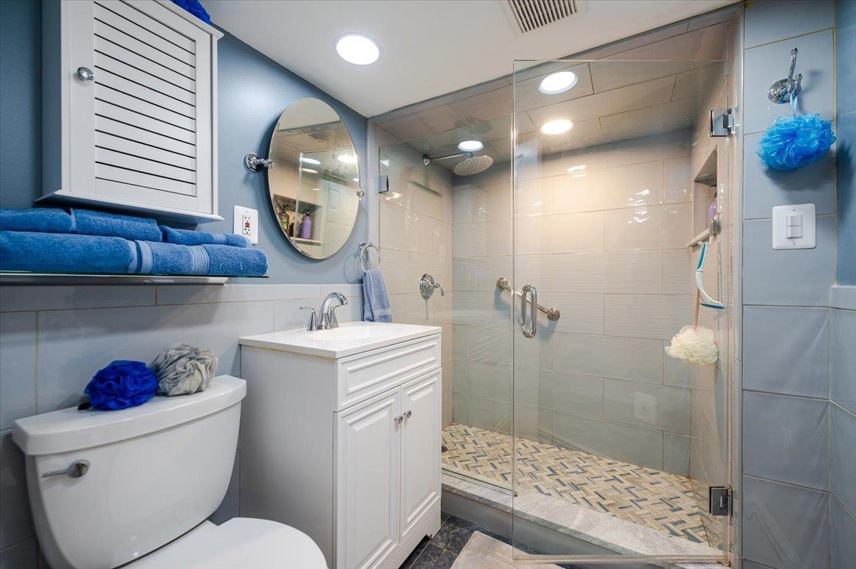 3159 Ellen Terry Drive, Oceanside, New York image 18