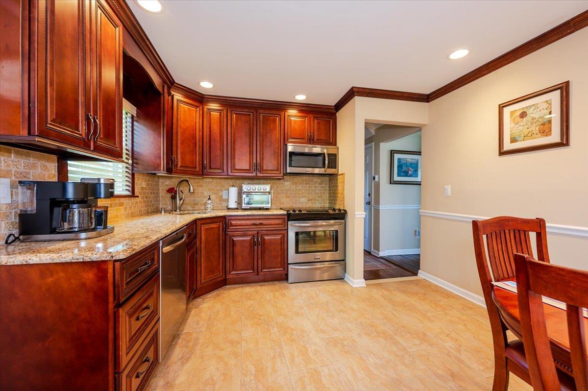 3159 Ellen Terry Drive, Oceanside, New York image 5