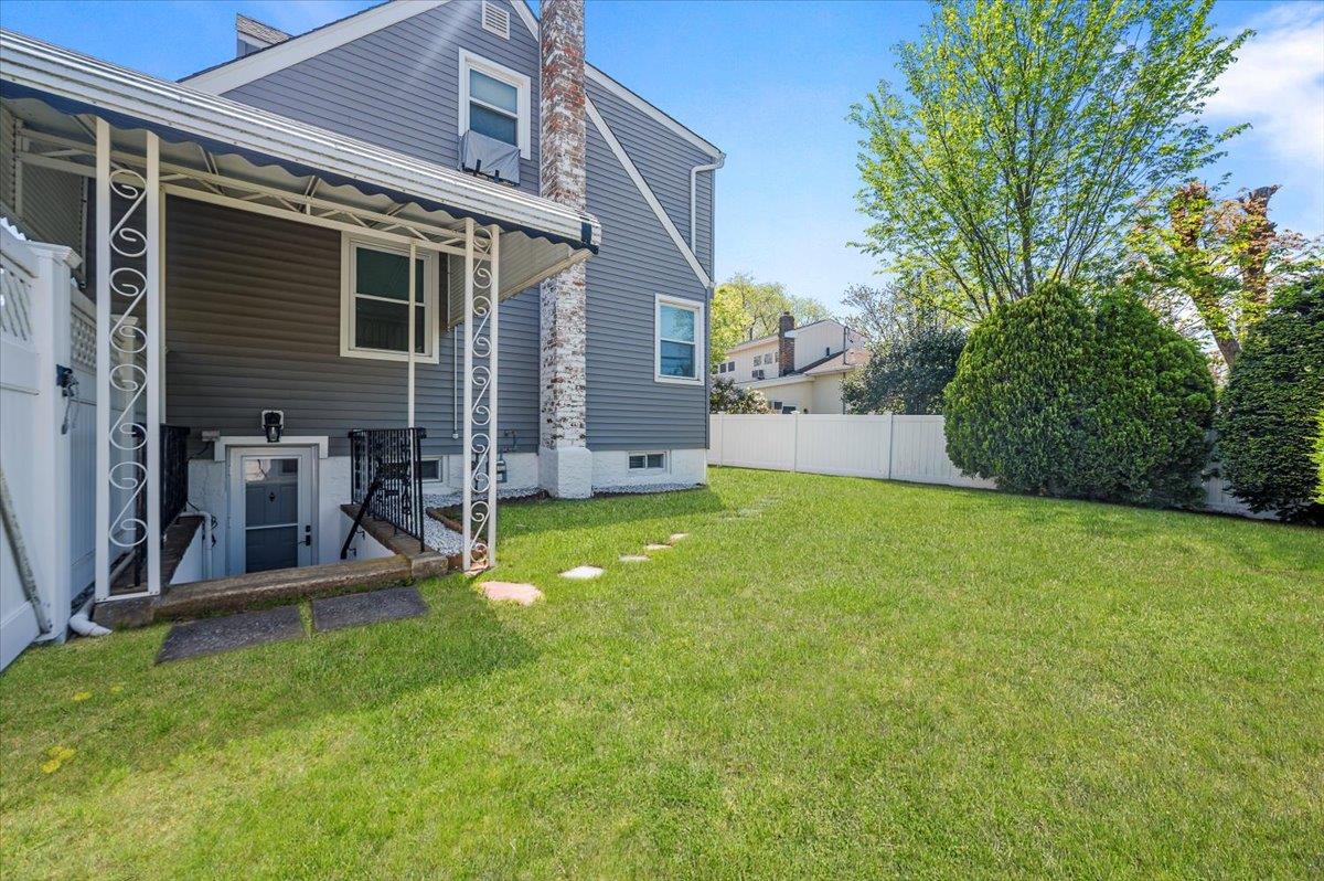 3159 Ellen Terry Drive, Oceanside, New York image 22