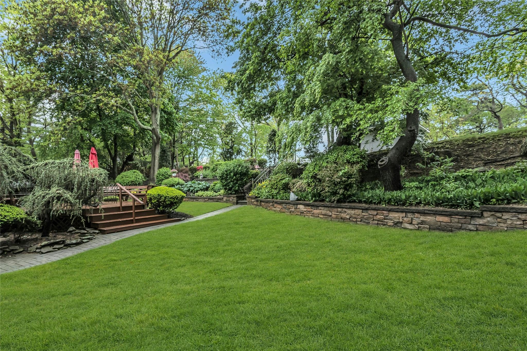 31 Elmwood Court, Plainview, New York image 23
