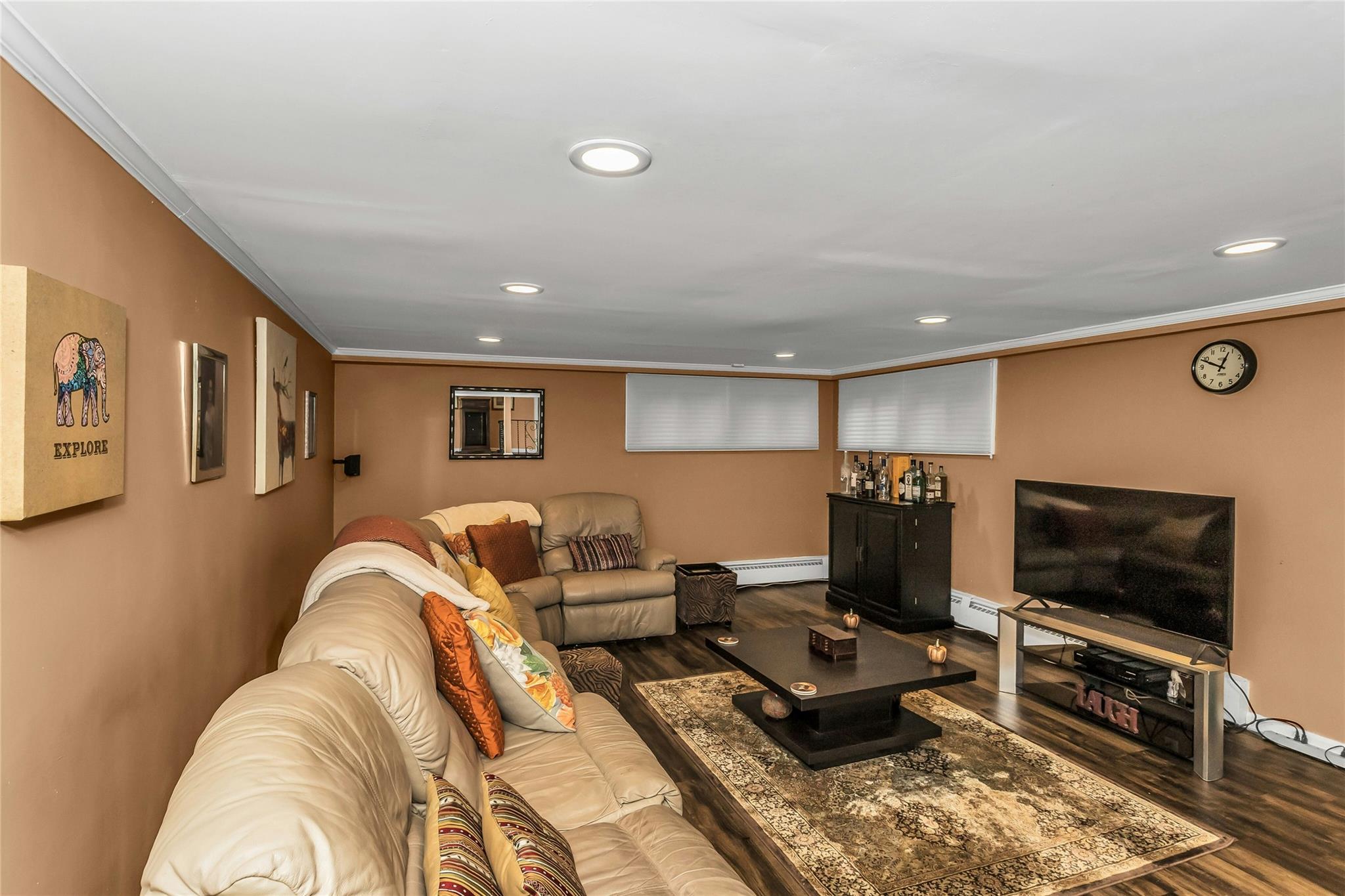 31 Elmwood Court, Plainview, New York image 13