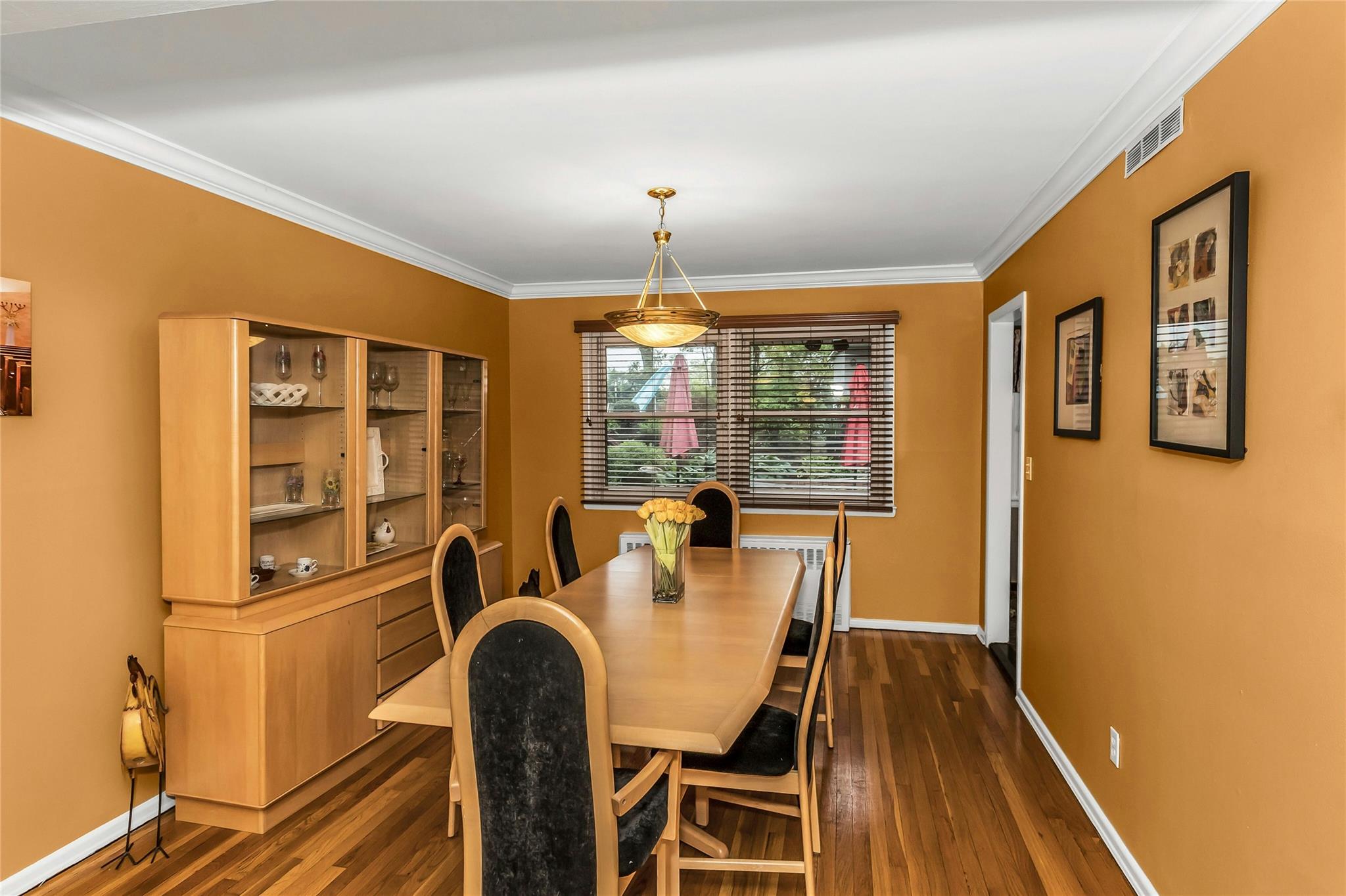 31 Elmwood Court, Plainview, New York image 10