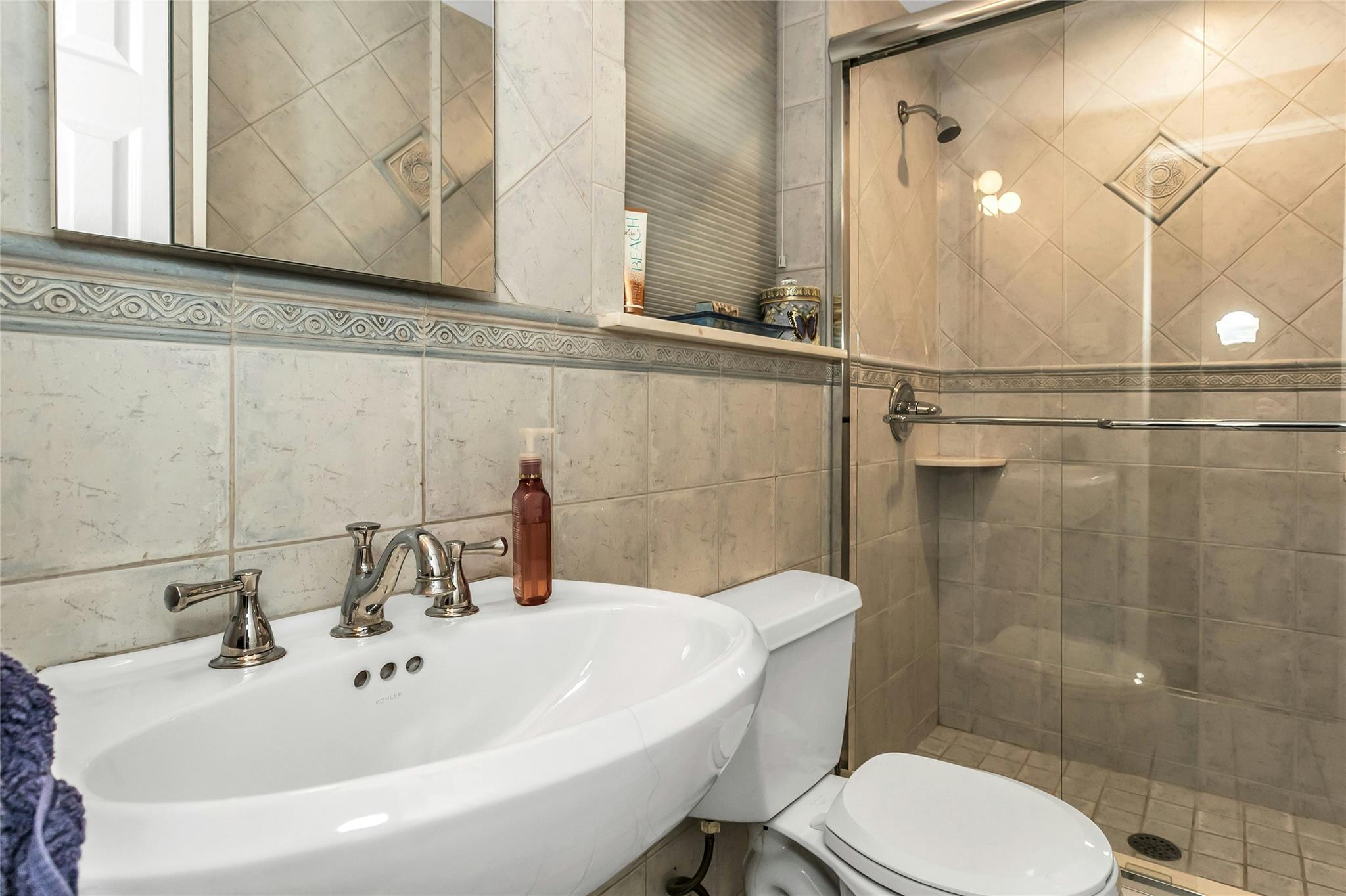 31 Elmwood Court, Plainview, New York image 21