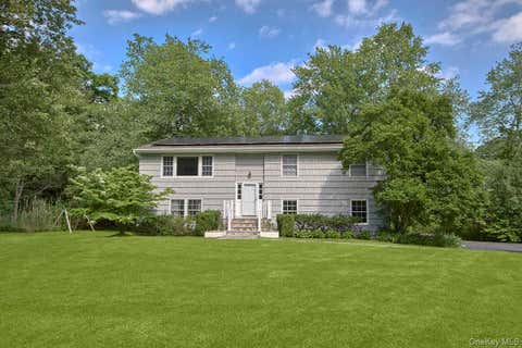 Homes For Sale - 9 Oak Hill Road<br/> Chappaqua, NY 10514