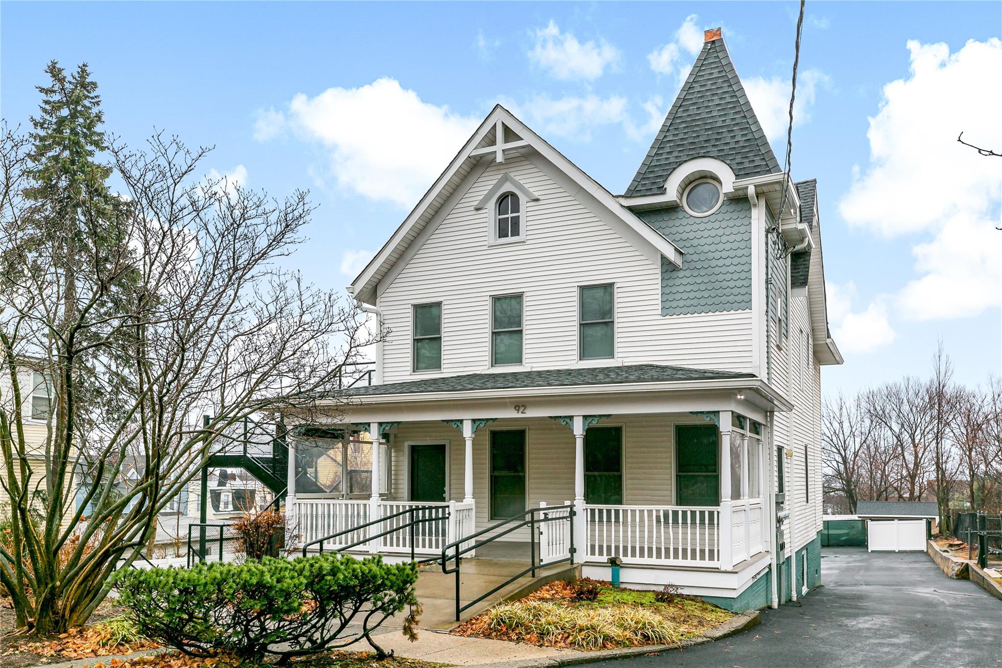 S Highland Avenue 1, Ossining, New York - 2 Bedrooms  
1 Bathrooms  
4 Rooms - 