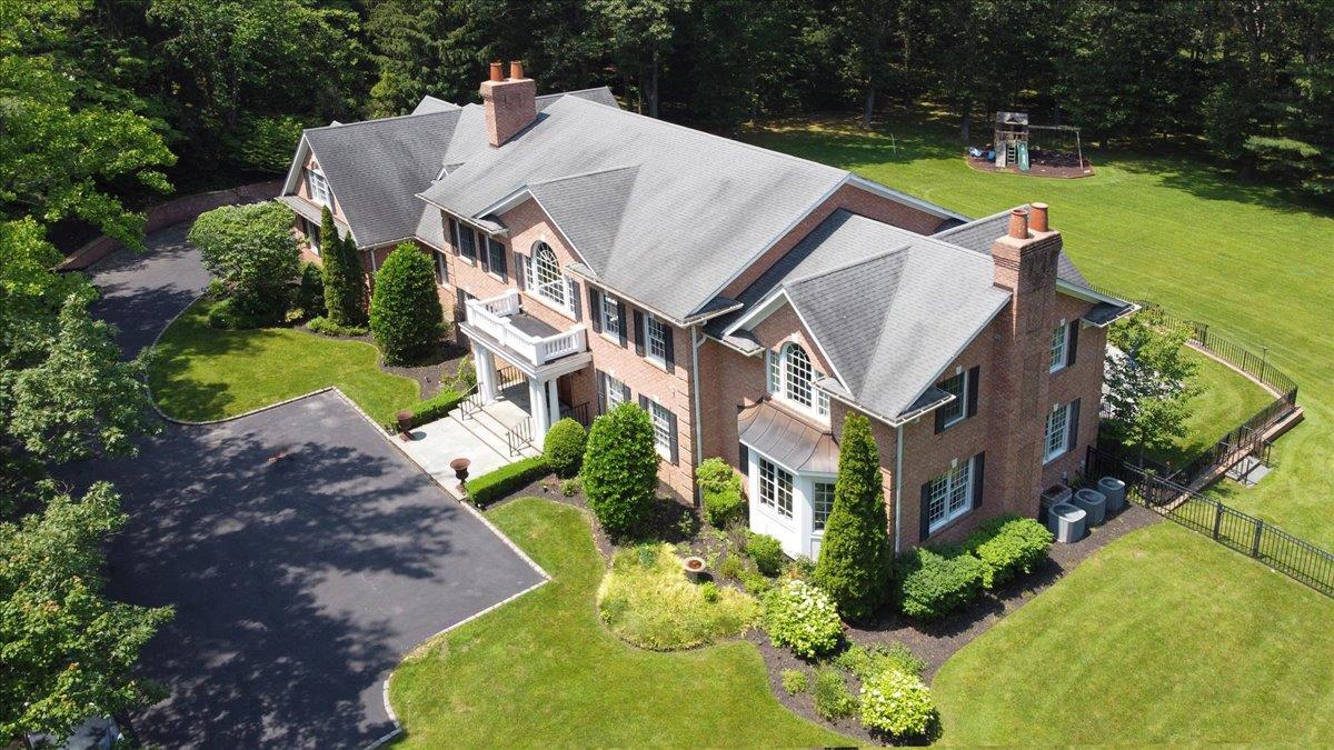1616 Stewart Lane