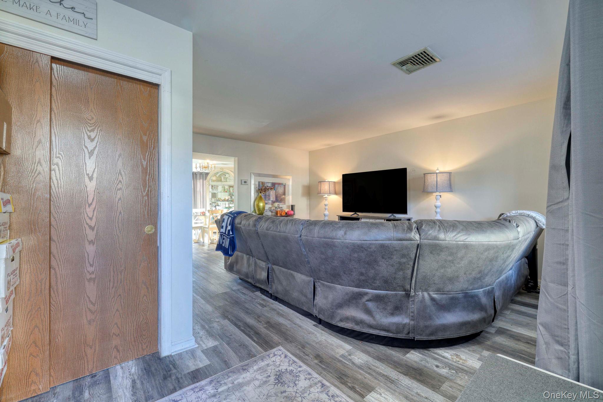 256 Quassaick Avenue 7