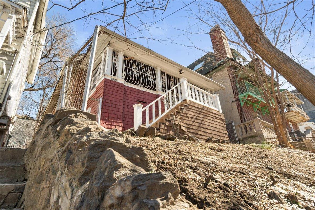 Property for Sale at Fort Independence Street, Bronx, New York - Bedrooms: 3 
Bathrooms: 1 
Rooms: 7  - $575,000