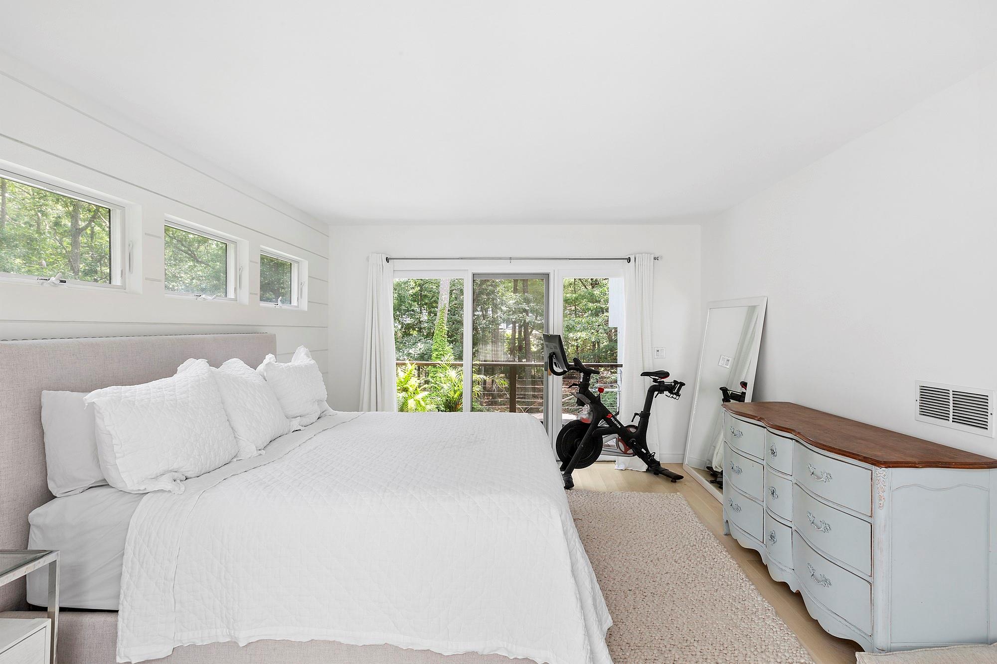6 Woodland Way