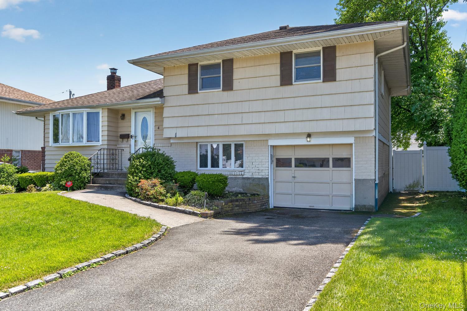 4 Gates Avenue