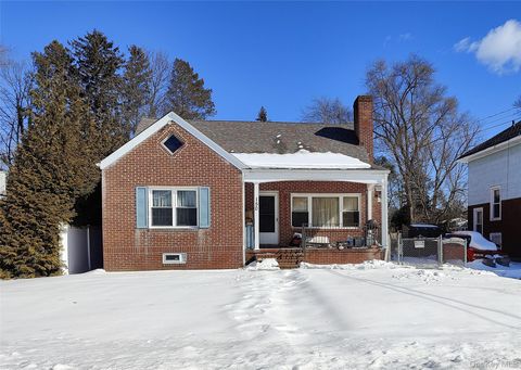 144 Clinton Avenue Huntington NY 11743