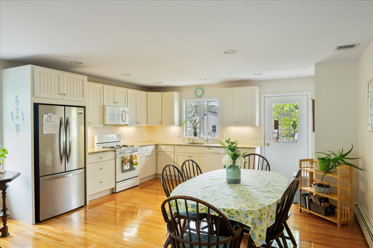 15 Patchogue Street, Patchogue, New York image 7