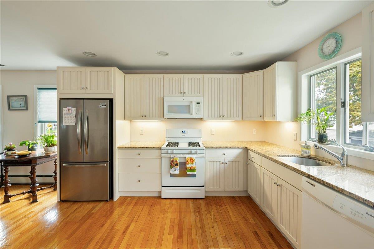 15 Patchogue Street, Patchogue, New York image 8