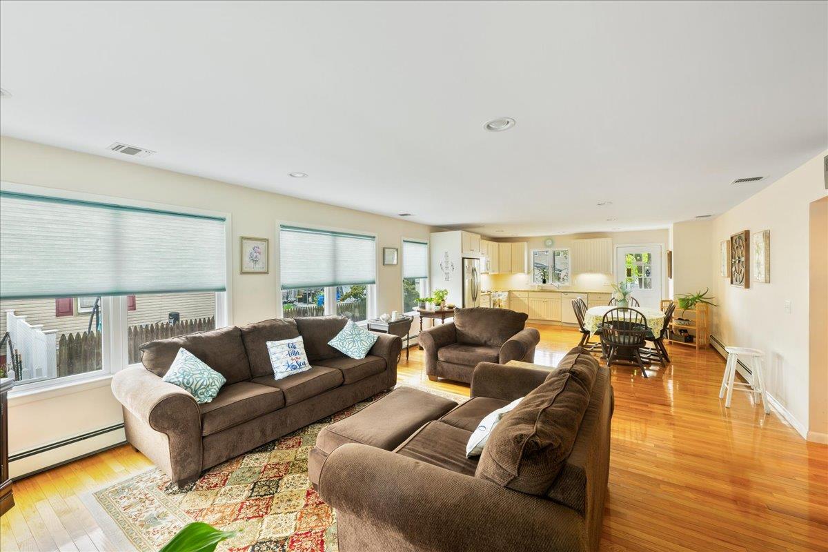 15 Patchogue Street, Patchogue, New York image 10