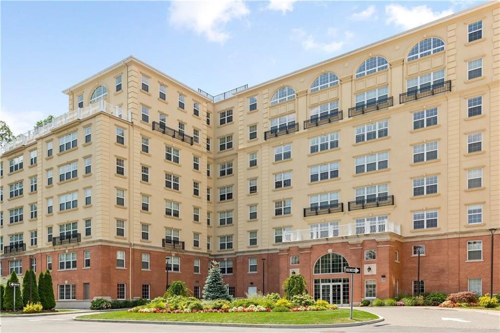 Byron Place 603, Larchmont, New York - 2 Bedrooms  
2 Bathrooms  
5 Rooms - 