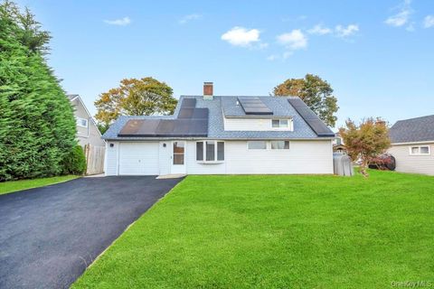 9 Redwood Lane Levittown NY 11756