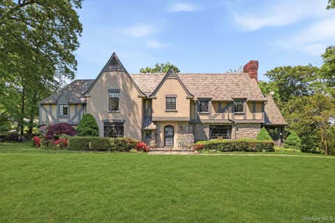 Homes For Sale - 14 Overhill Road<br/> New Rochelle, NY 10804