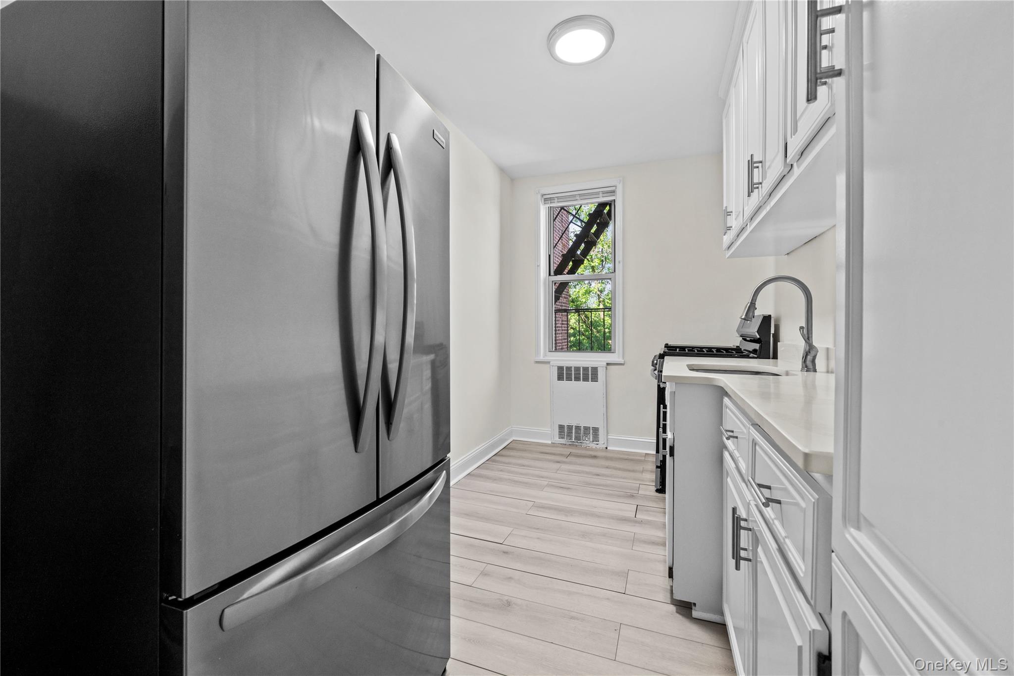5621 Netherland  avenue 4D